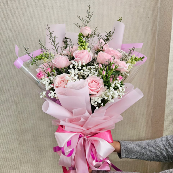 Hand Bouquet - A Cute Moment